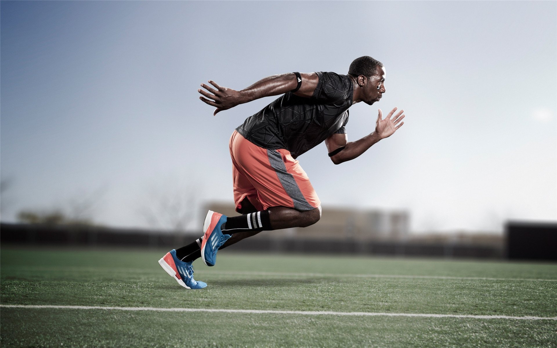 詹姆斯赛场边鼓励失误队友展现包容，听听詹姆斯赛后的发言, 绝对是听到了球迷的心声