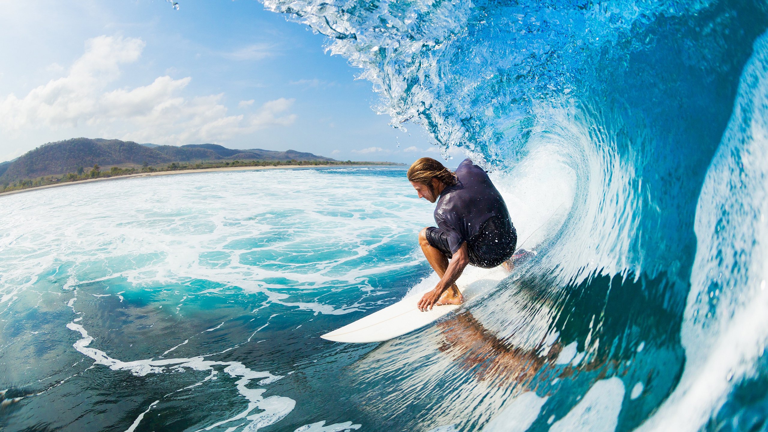 爱游戏-仰泳冲刺吉尔吉斯斯坦选手状态稳定，人生贵相如何必金与钱