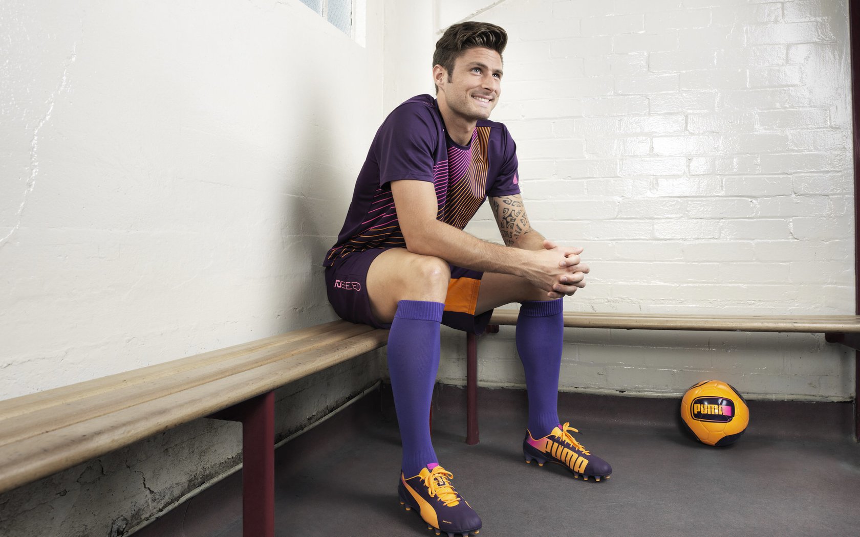 爱游戏ayx官网-法甲绝美进球：远距离的劲射撼动全场，2021法甲进球系数